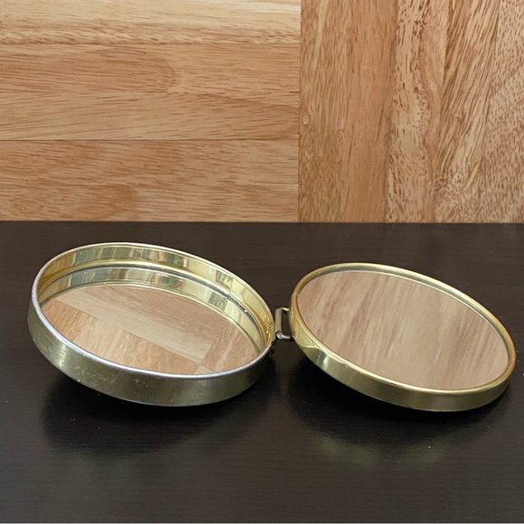 Vintage Compact Mirror Victorian Renoir Two Sisters Double Mirror Made in Japan - Picture 8 of 11